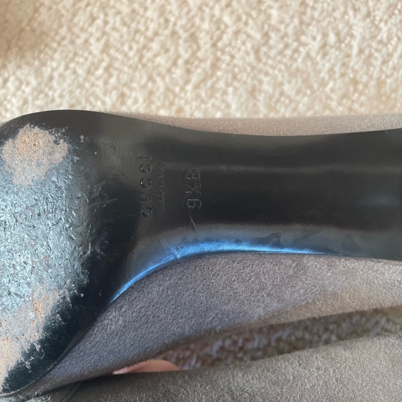 Gucci Suede Pumps with chain detail - Picture 4 of 8